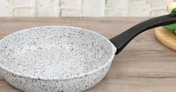 Chảo chống dính loại nào tốt và bền? So sánh chảo đá, ceramic, granite