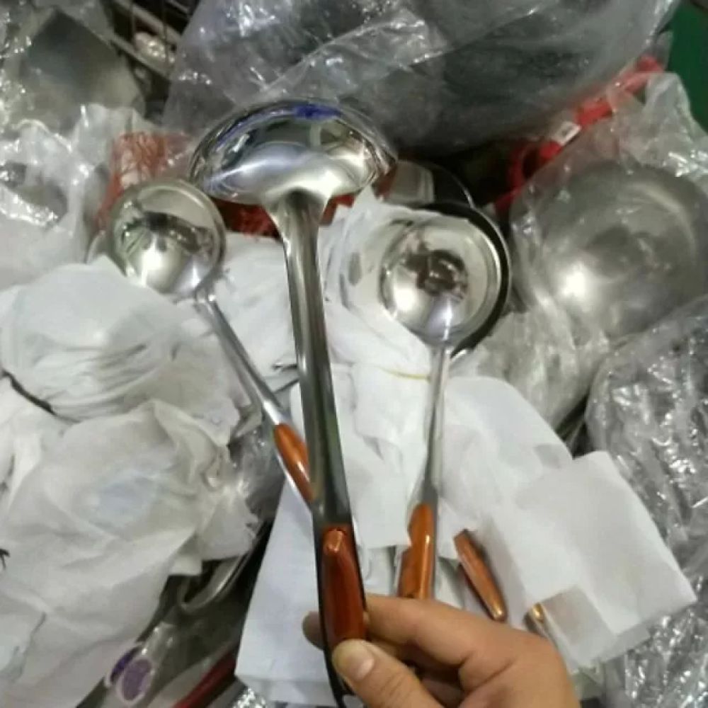 Môi múc canh inox nhỏ gọn, môi lực sỹ , môi vuông, cán đào ảnh 4