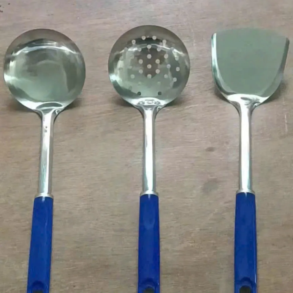 Môi múc canh cán xanh, chao vớt , xản rán lật
